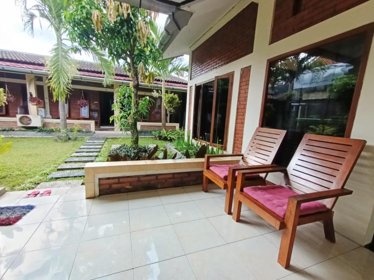 Rumah Kami Guest House Yogyakarta Exterior photo