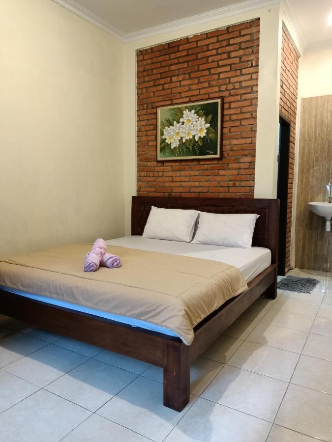 Rumah Kami Guest House Yogyakarta Exterior photo